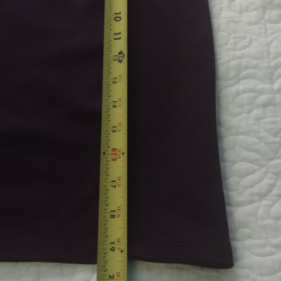 Pencil Skirt that hugs your curves - Picture 8 of 10